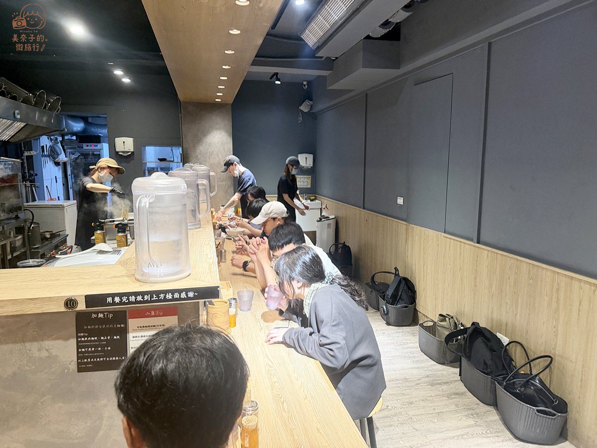 台北美食中山站二屋拉麵：內用環境