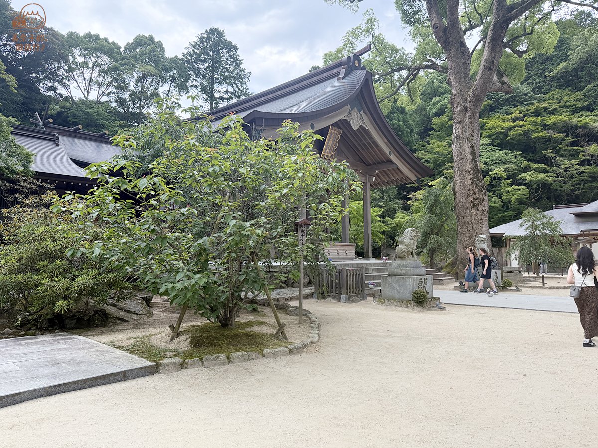 寶滿宮竃門神社特色