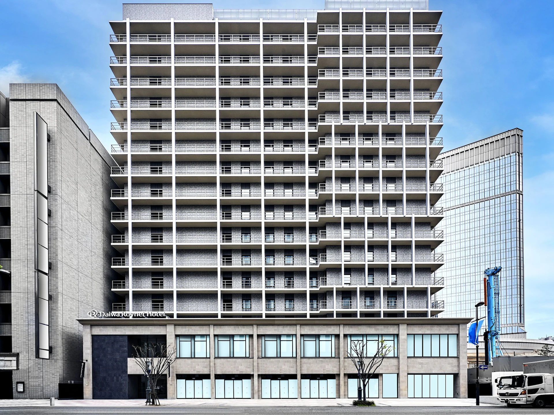 【神戶住宿】2026日本關西自由行:三宮車站周邊、看港口夜景飯店精選推薦 - 第13張圖 神戶住宿 三宮大和ROYNET飯店普米爾