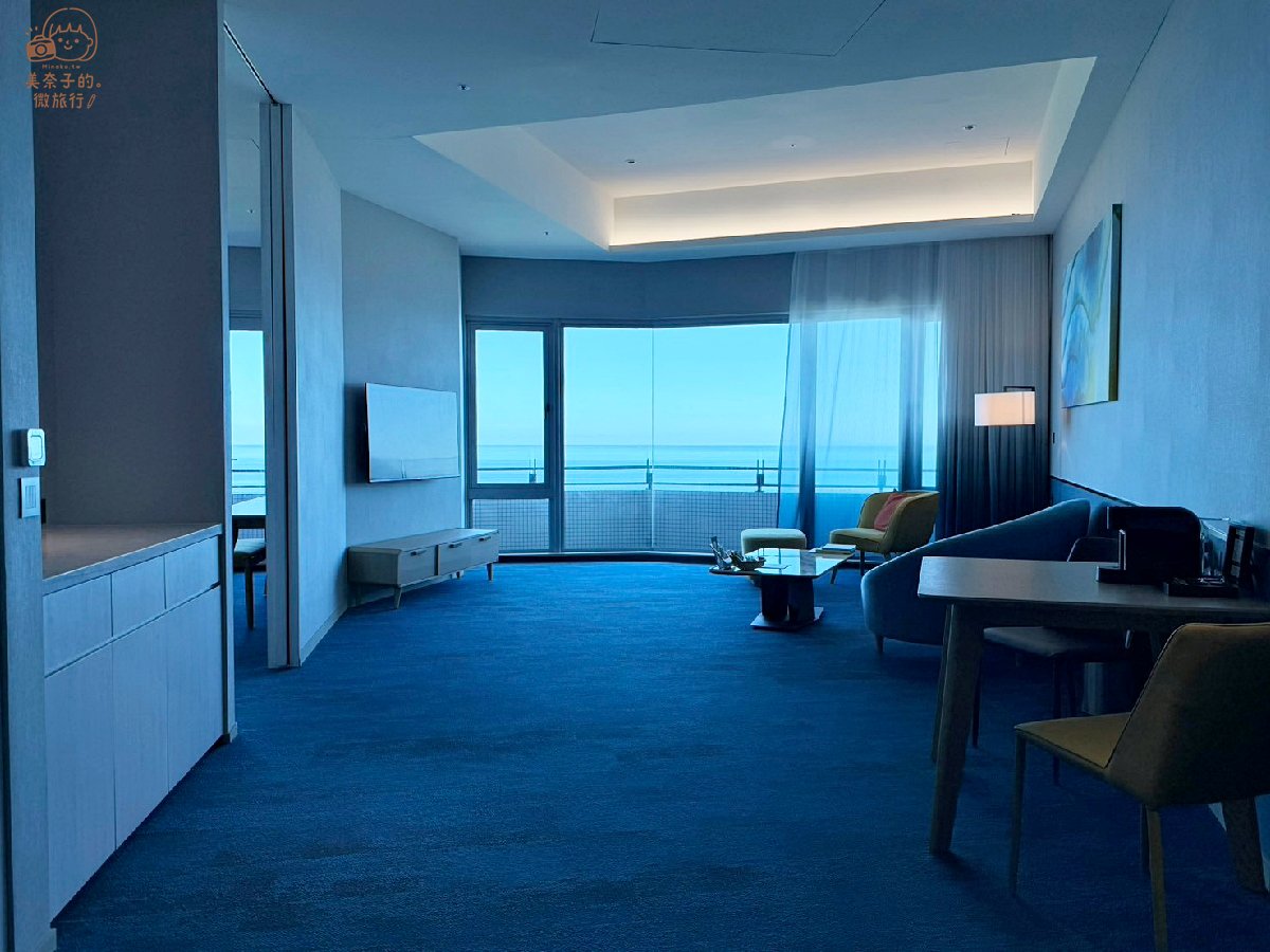 【烏石港凱渡廣場酒店】2026宜蘭海景飯店推薦:滑水道泳池、溫泉泡湯、超大遊戲室,親子度假首選 - 第41張圖 宜蘭烏石港凱渡廣場酒店海景套房雙大床